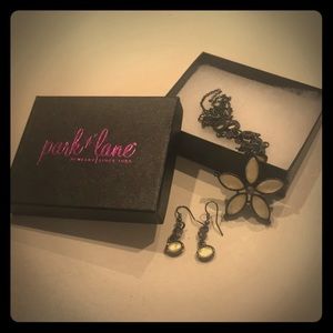 Park Lane Flower Necklace with Earrings